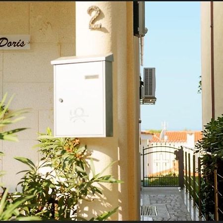 Vila Doris Hotel Baška Voda Buitenkant foto