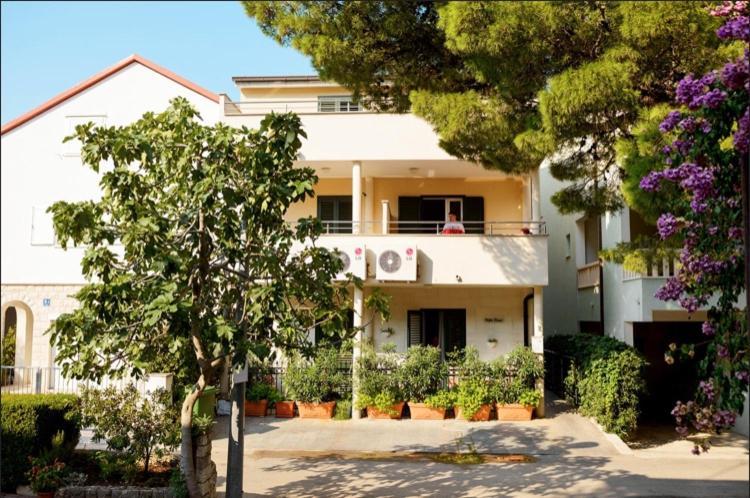 Vila Doris Hotel Baška Voda Buitenkant foto