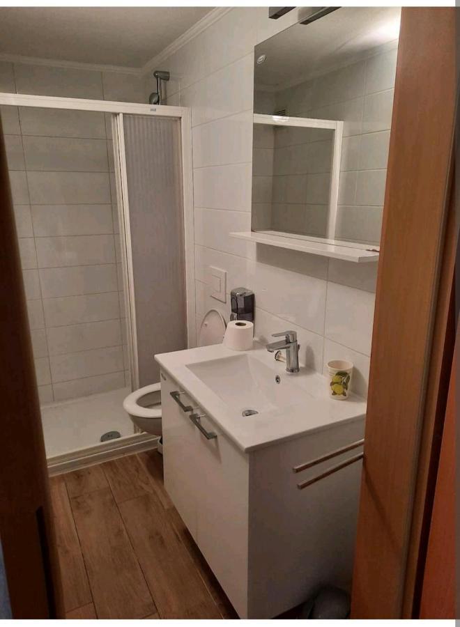 Vila Doris Hotel Baška Voda Buitenkant foto