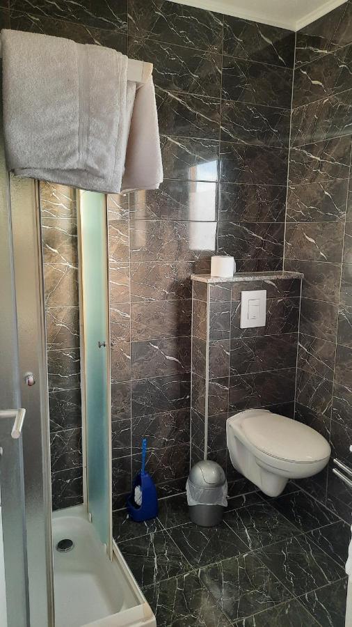 Vila Doris Hotel Baška Voda Buitenkant foto